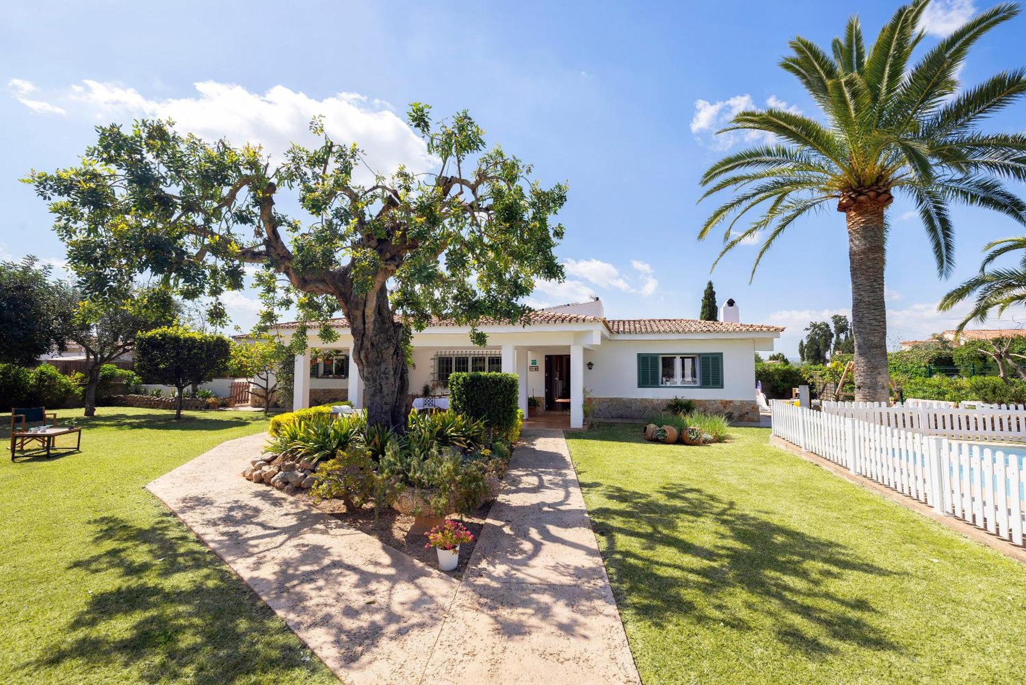 Ideal House For Two Families With Pool And Barbecue Palmanyola Exterior photo